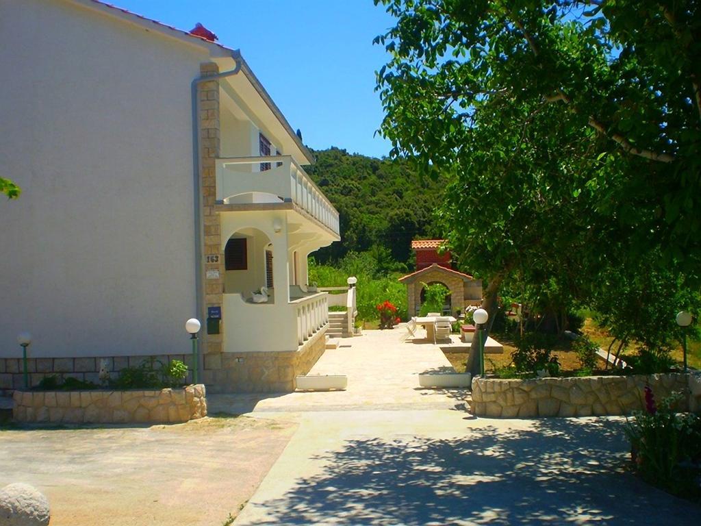 Apartments Vesna Kampor Exterior photo